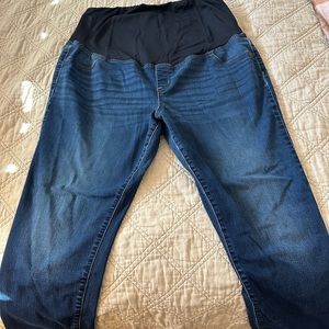 Isabel maternity by Ingrid and Isabel size 16/33R over belly skinny jeans
